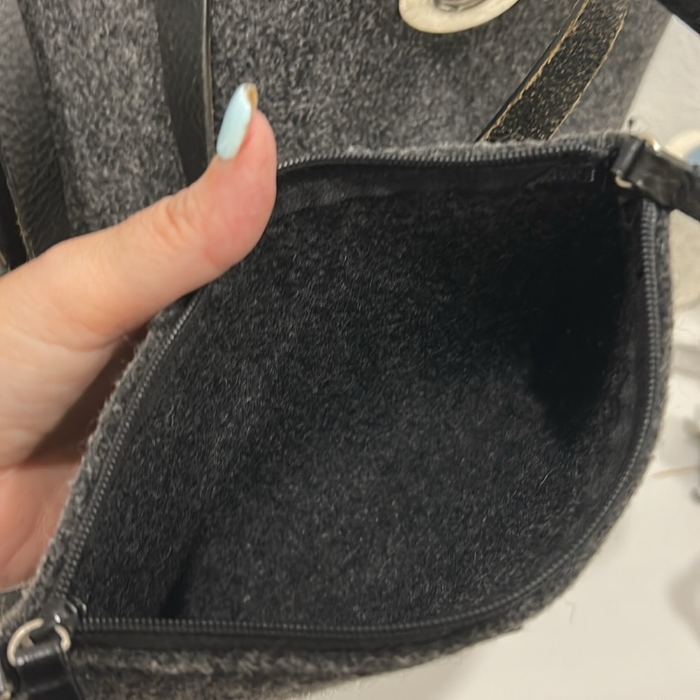 Banana Republic Y2K Wool Large Tote Bag with Leather Straps - Picture 7 of 14